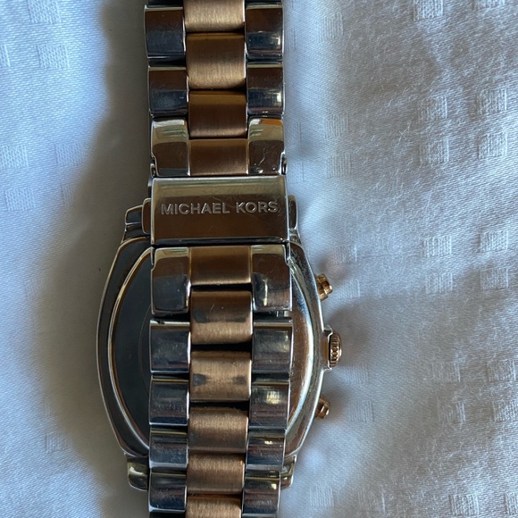 Micheal Kors Gold and Silver Watch - Picture 2 of 5